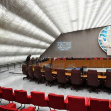 Questões de direito federal e barreiras para acessar o grau superior