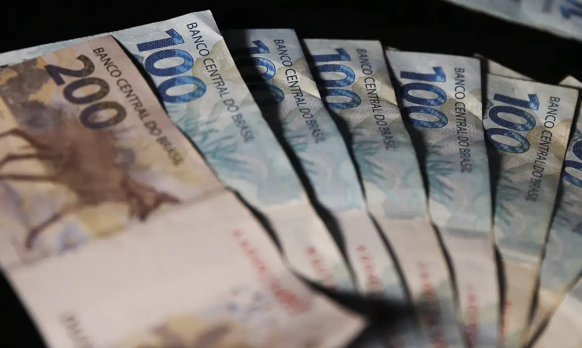 Taxação mínima de milionários é ideia inteligente para compensar IRPF isento até R$ 5 mil