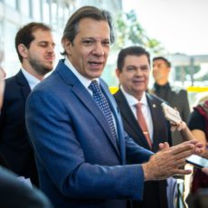 Governo equilibra mercado e política em anúncio antecipado de corte de R$ 15 bilhões