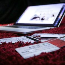 Ingressos comprados online: quais taxas podem ser cobradas do consumidor?