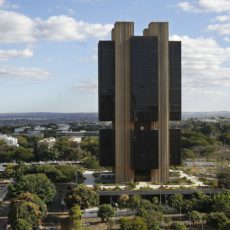 CMN revisa norma sobre política de remuneração de administradores