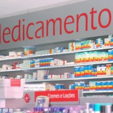 Justiça suspende norma que autorizava prescrição de medicamentos por farmacêuticos