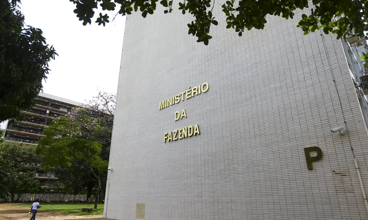Alta de discricionárias e BPC alimentam dúvidas fiscais, mas é cedo para conclusões