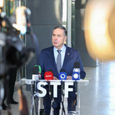 Barroso suspende decisão do TCU que permite fiscalizar multas dadas pela Justiça Federal