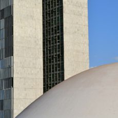 Existe um direito administrativo parlamentar?
