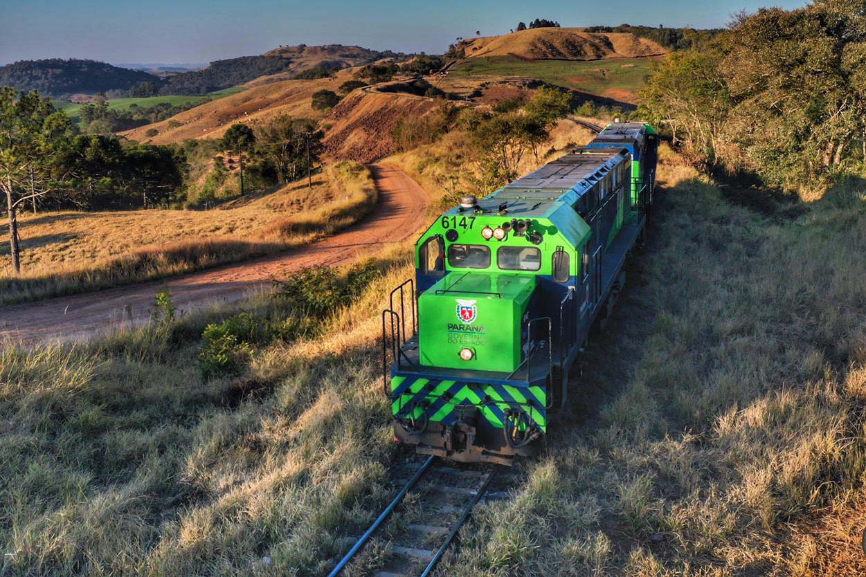 Celebrar a privatização da Ferroeste, mas reconhecer desafios de sua viabilidade