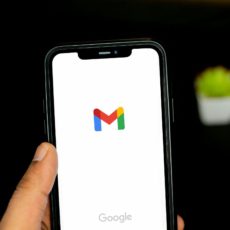Governo requer que Google e Apple incluam senha e biometria em aplicativos de email