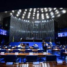 Votação da desoneração é adiada por falta de acordo sobre JCP