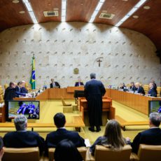 Com cenário favorável ao contribuinte, STF suspende caso sobre ISS no PIS/Cofins