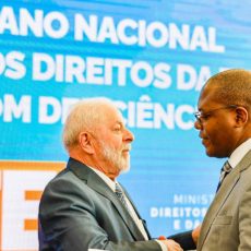 ‘Alguém que pratica assédio não vai ficar no governo’, diz Lula sobre Silvio Almeida