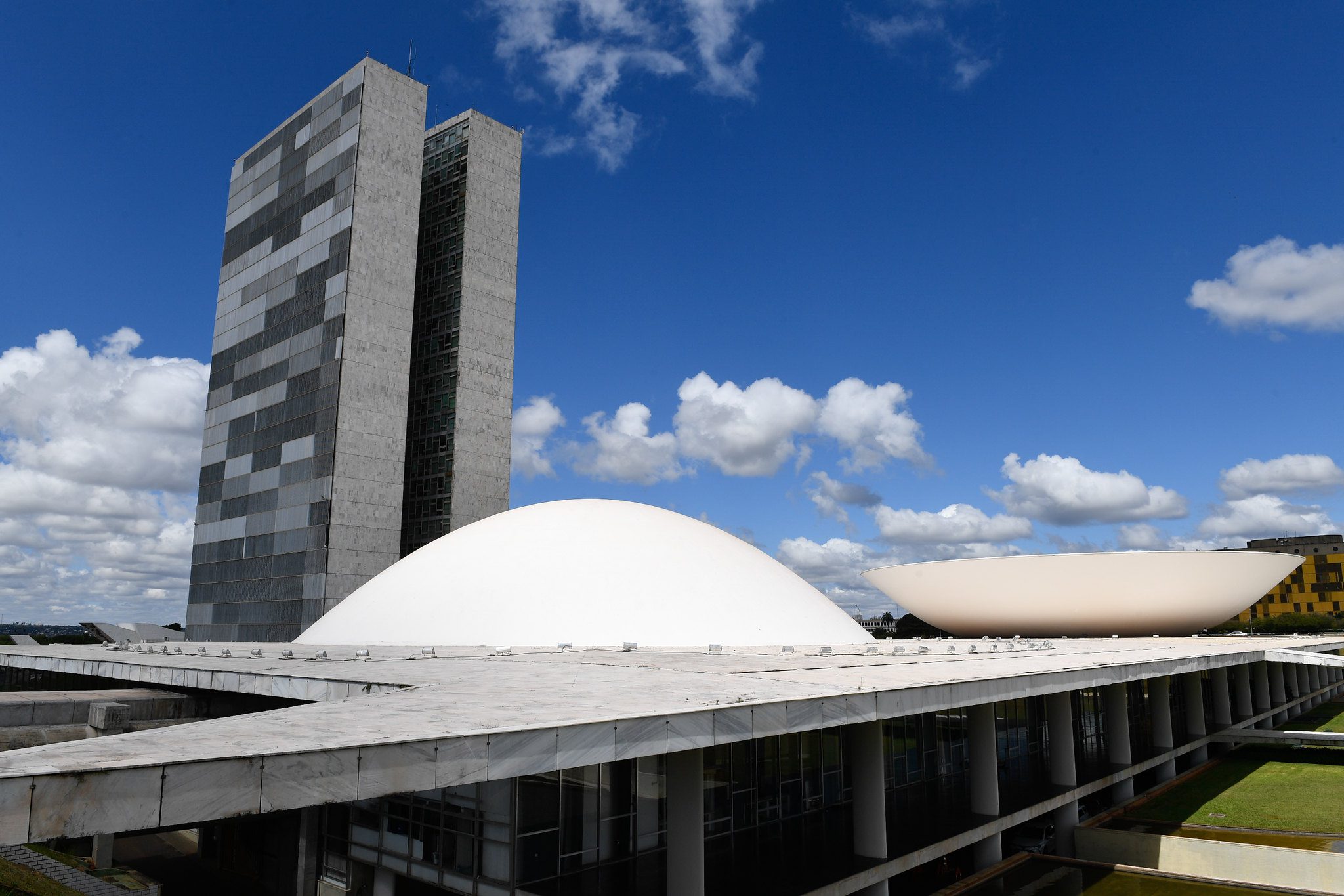 Anistia: casos Humberto Lucena e Jair Bolsonaro