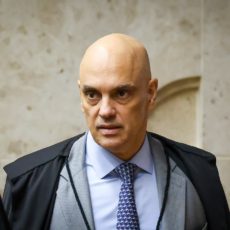 Alexandre de Moraes impõe multa de R$ 5 milhões ao X (antigo Twitter)
