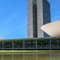 O labirinto da regulação de tecnologia no Brasil