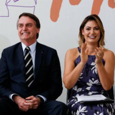 Sobrenome Bolsonaro garante 20% dos votos no 1º turno