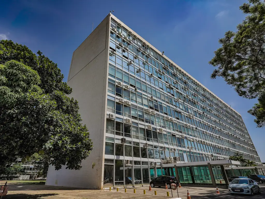 PIB deve reduzir cenário da dívida e aproximar Focus de estimativa do governo
