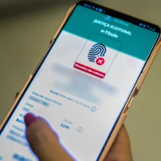 O que acontece se eu não votar? Saiba como justificar a ausência às urnas eletrônicas