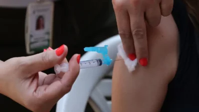 Cinco vacinas tiveram problemas de distribuição para os estados em maio