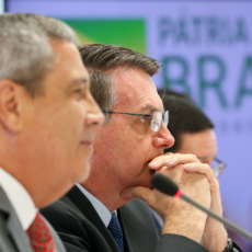 PF indicia Jair Bolsonaro, Braga Netto e outros 35 por golpe de Estado
