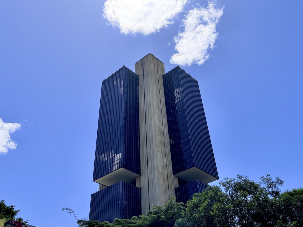 banco central liquidação extrajudicial administradora de consórcios Simpala