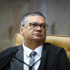 Dino justifica decisão para destruir livros jurídicos preconceituosos: apliquei precedente