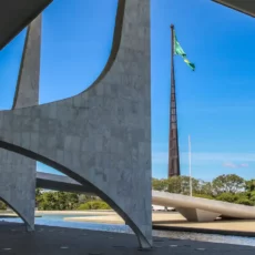 De olho no Planalto, governadores de direita buscam estratégias para lidar com Bolsonaro
