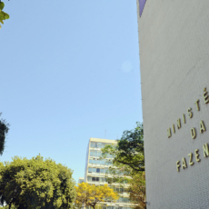 Governo pode limitar compensações tributárias para proteger meta fiscal