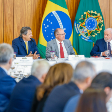 Descrença no plano fiscal atinge máxima e pressiona popularidade de Lula no mercado
