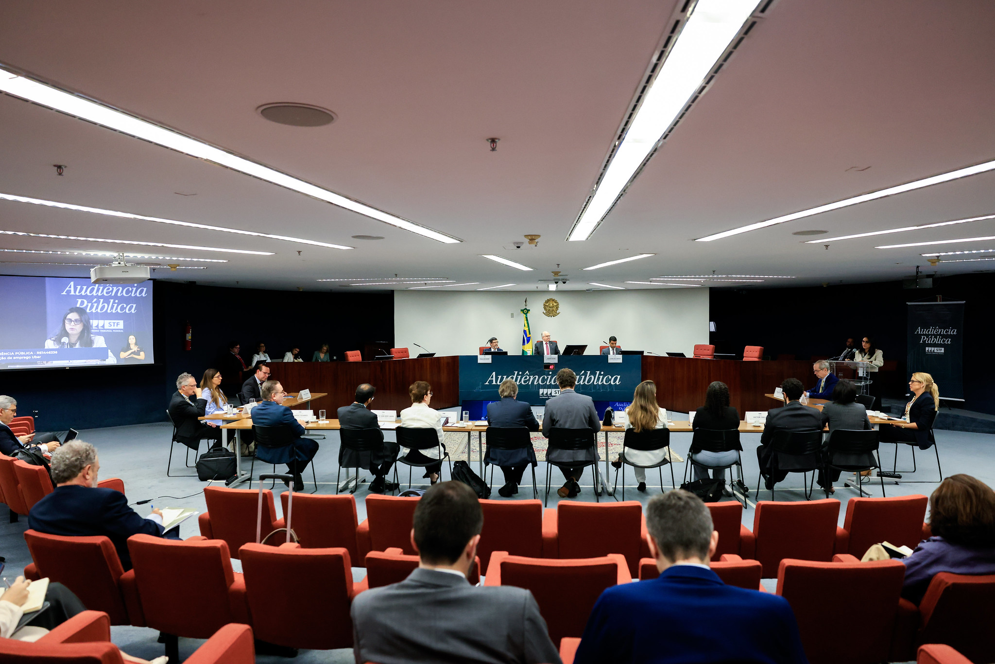 Uberização e livre iniciativa: uma falsa questão constitucional