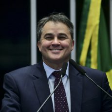 Sem acordo, Senado suspende votação de PLP sobre devedor contumaz