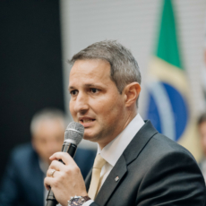 Deputados de oposição na Alesp pedem impeachment de Guilherme Derrite