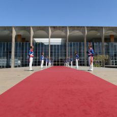 Adequações inevitáveis e inadiáveis no serviço diplomático brasileiro