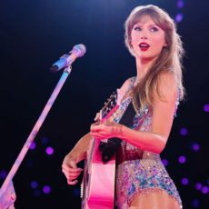 T4F deverá indenizar em R$ 5 mil fã de Taylor Swift por adiamento de show no RJ