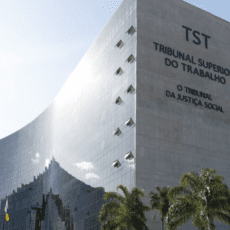 Ministro do TST Alexandre Ramos limita condenação ao valor descrito na inicial