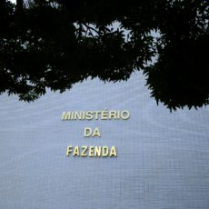 Fazenda prevê PIB mais fraco e inflação acima do teto da meta em 2025