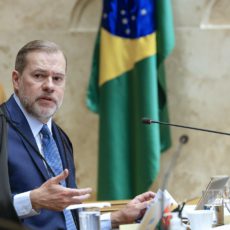 Dias Toffoli pede vista em recurso sobre cursos de medicina