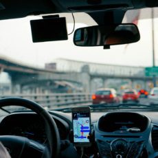 A mercantilização da carona e os prejuízos aos sistemas de transporte público