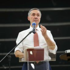 Barroso diz que vai analisar eventual denúncia da PGR contra Bolsonaro sem ‘visão politizada’