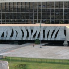 Novo entendimento jurisprudencial mais benéfico ao acusado pode retroagir?