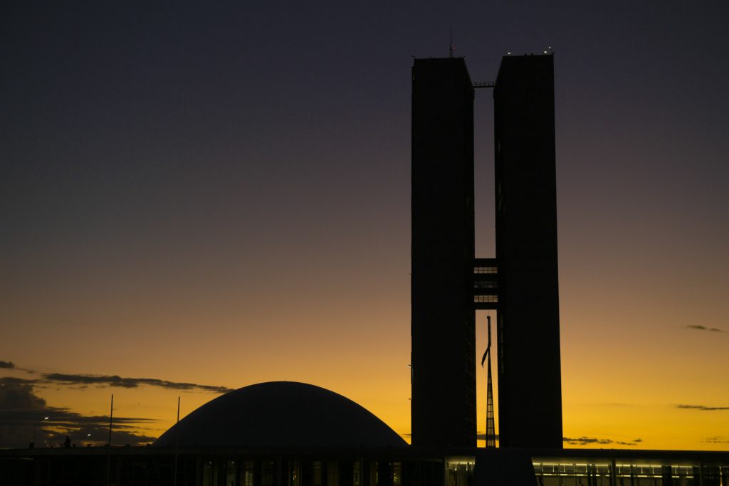 Sem lei que diga o contrário, tendência é de inclusão de IBS e CBS no ICMS e ISS