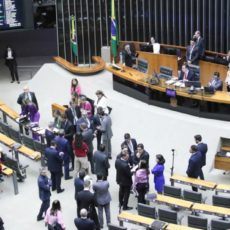 Câmara aprova reajuste dos servidores e Motta anuncia GT da reforma administrativa