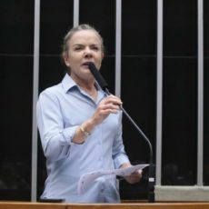 Gleisi Hoffmann é confirmada para comandar a articulação política do governo