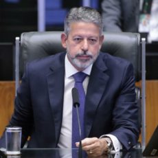 Lira fala em legado de ‘cumprimento intransigente de acordos’ em discurso de despedida