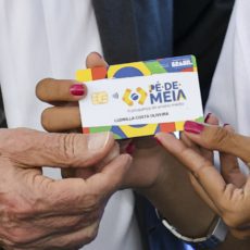 Entenda como funciona o programa Pé-de-Meia e como sacar a primeira parcela de R$ 1.000