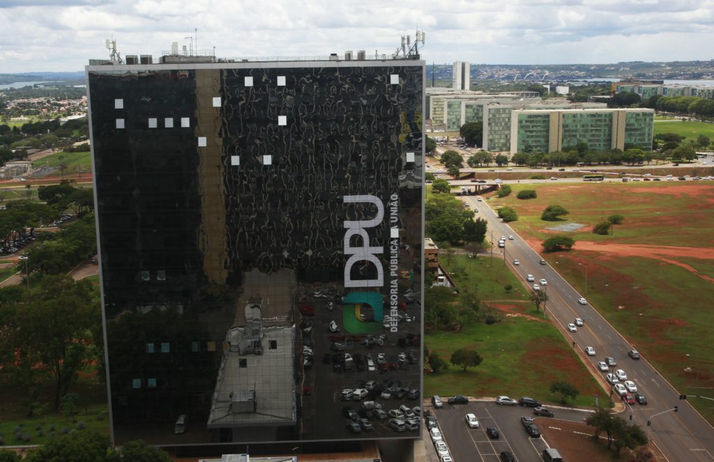 A defesa técnica dos direitos políticos fundamentais dos mais necessitados