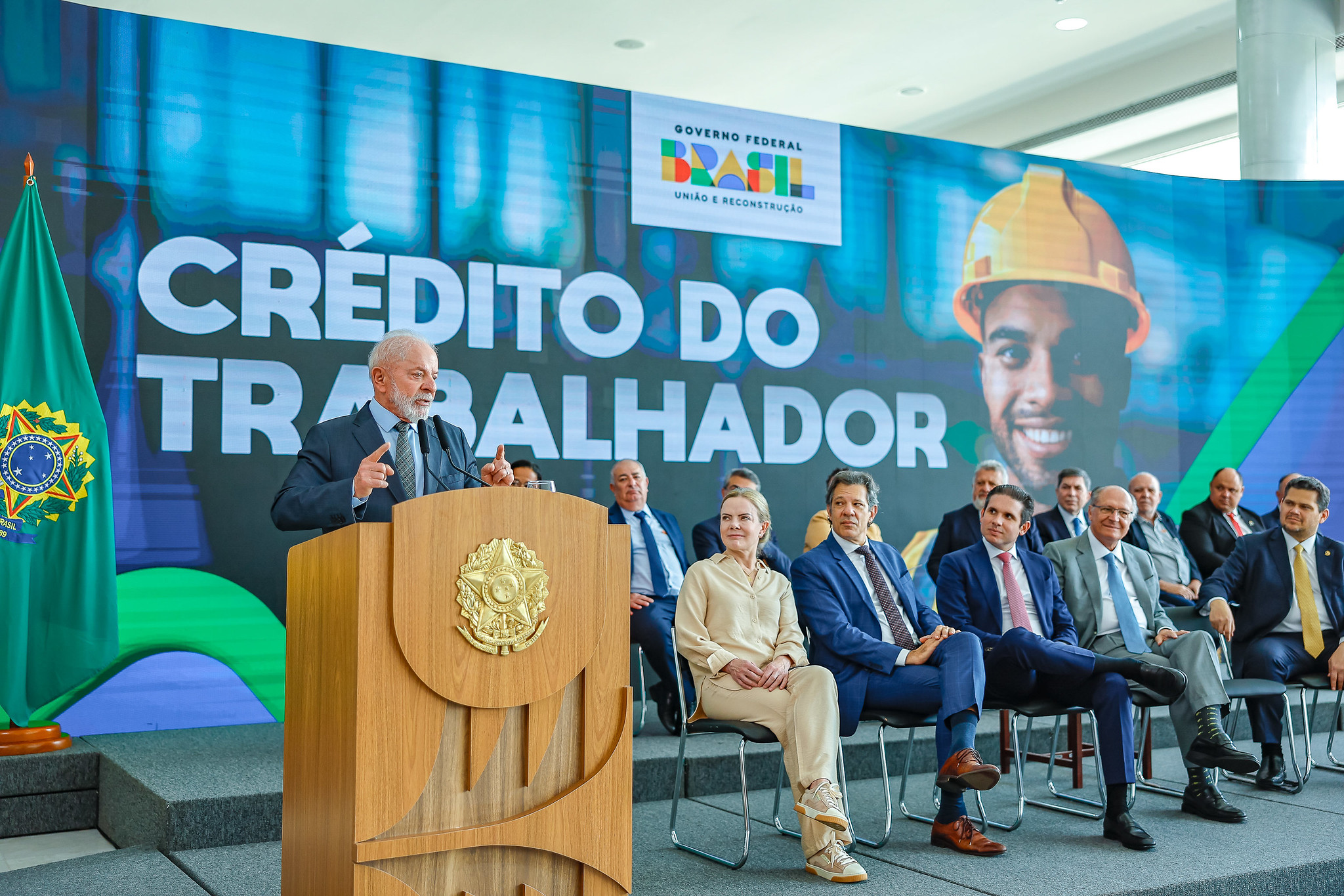 Bancos públicos devem entrar forte em novo consignado