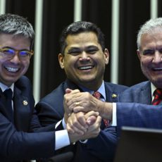 Orçamento de 2025 deve ser sancionado em breve e sem vetos, diz Randolfe