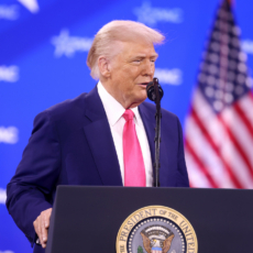 Governo brasileiro se prepara para viver um dia de cada vez em meio a tarifaço de Trump