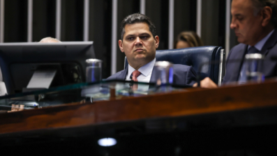 PLP 108: Alcolumbre sai em defesa da FNP diante de impasse sobre Comitê Gestor do IBS