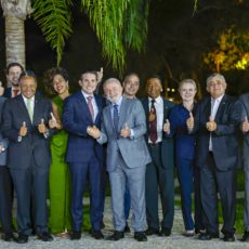 Ao se dizer ‘candidatíssimo’, Lula busca aglutinar a base e desencorajar desgarrados