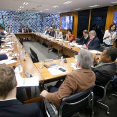 Após encontro com Lula, líderes decidem não pautar urgência do PL da Anistia